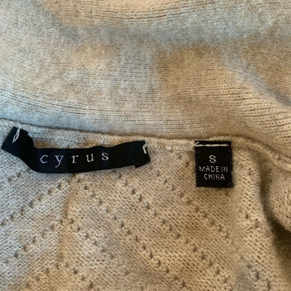 Cyrus Very Warm Cardigan Women’s Size Small Oatmeal Color Open Front - Picture 7 of 8